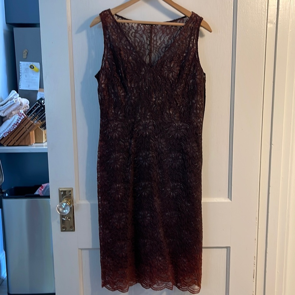 This dress is so pretty and simple.